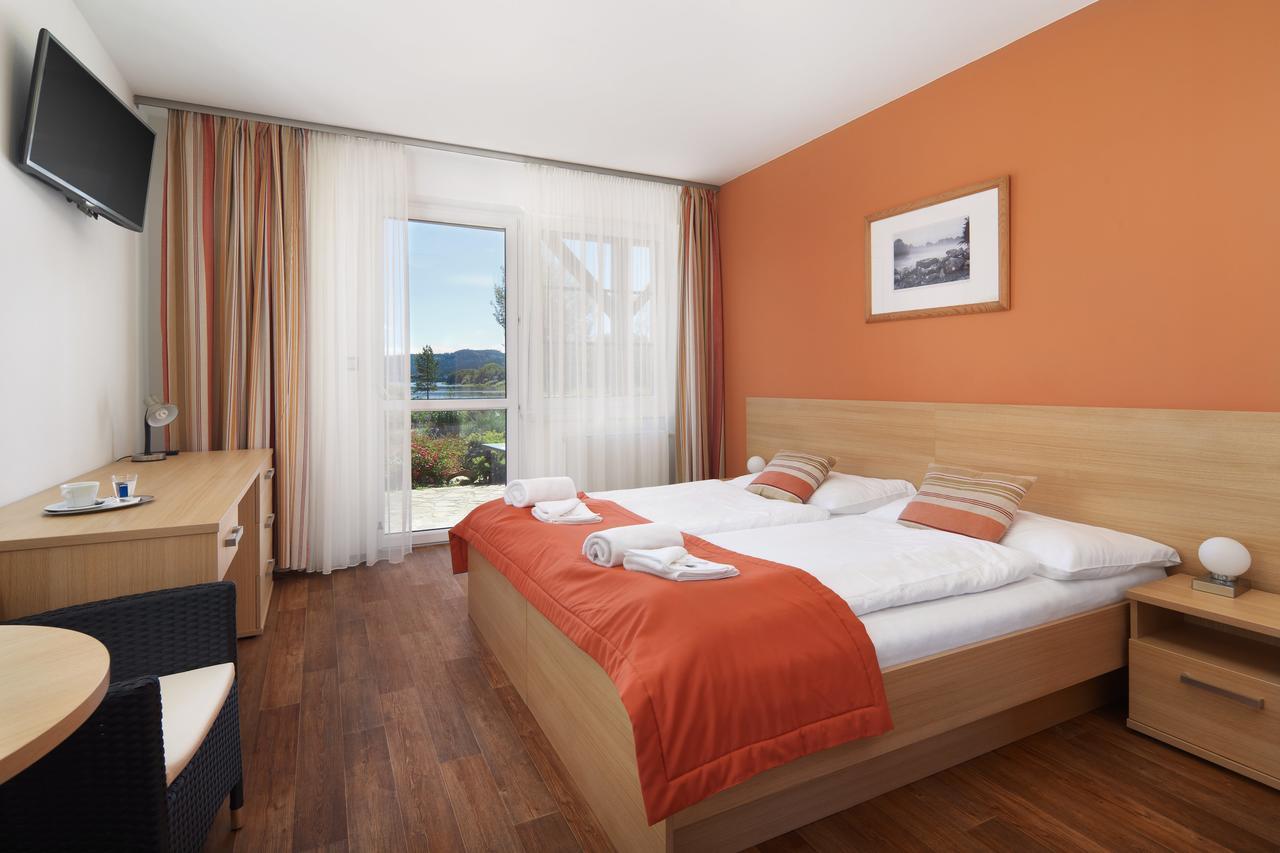 Jbx Resort Hotel Albatros Predni Vyton Exterior photo