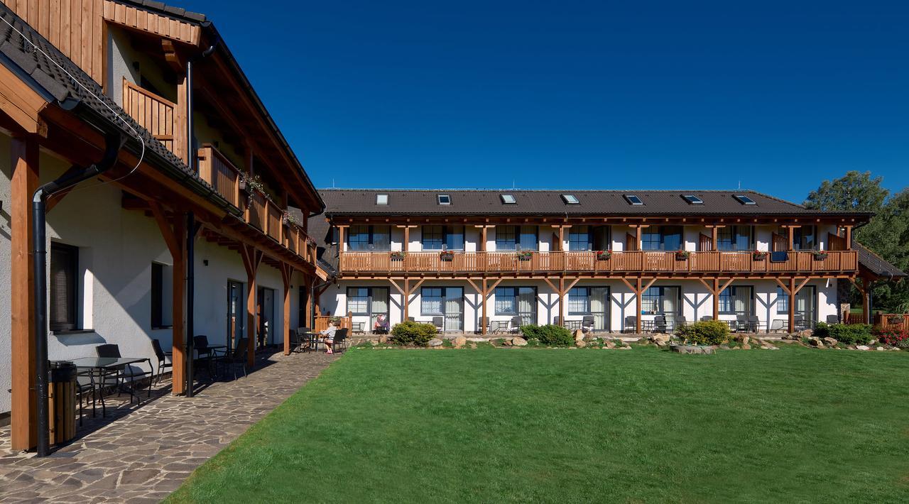 Jbx Resort Hotel Albatros Predni Vyton Exterior photo