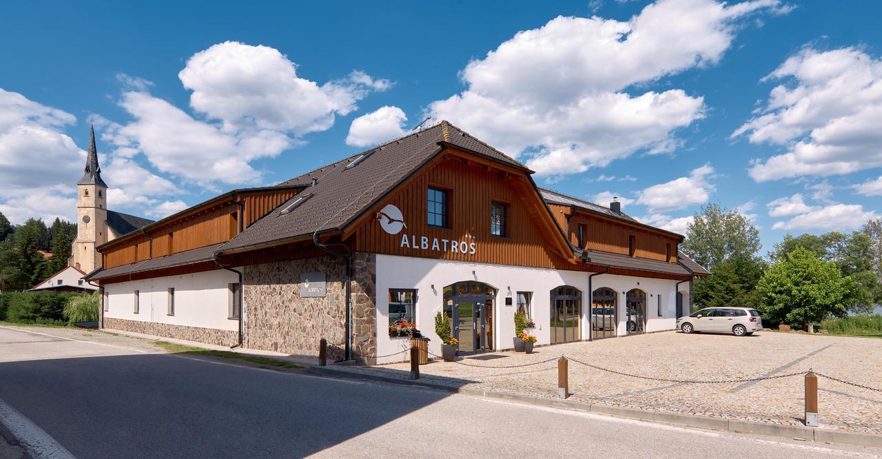 Jbx Resort Hotel Albatros Predni Vyton Exterior photo